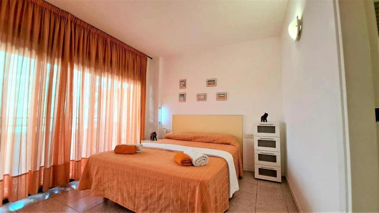 סאלו Apartamentos Riviera Niza 05 0*,  ספרד